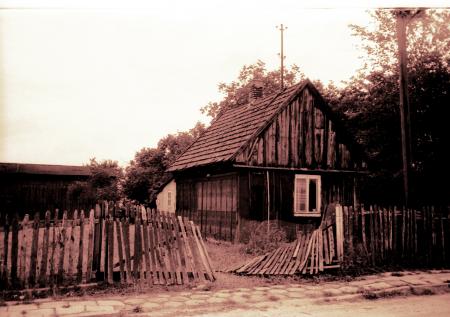 Opuszczony dom po A. Kicinskim na Sadowcu Wies.