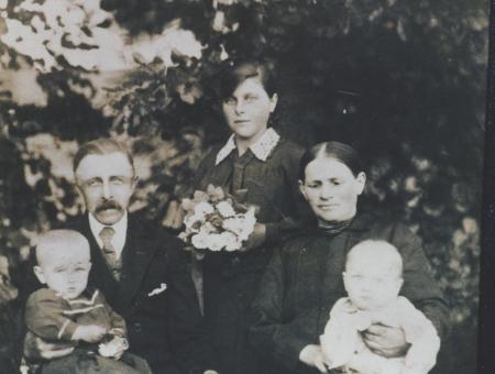 Antoni Matyja z Gany, jego zona i najmlodsza corka Katarzyna